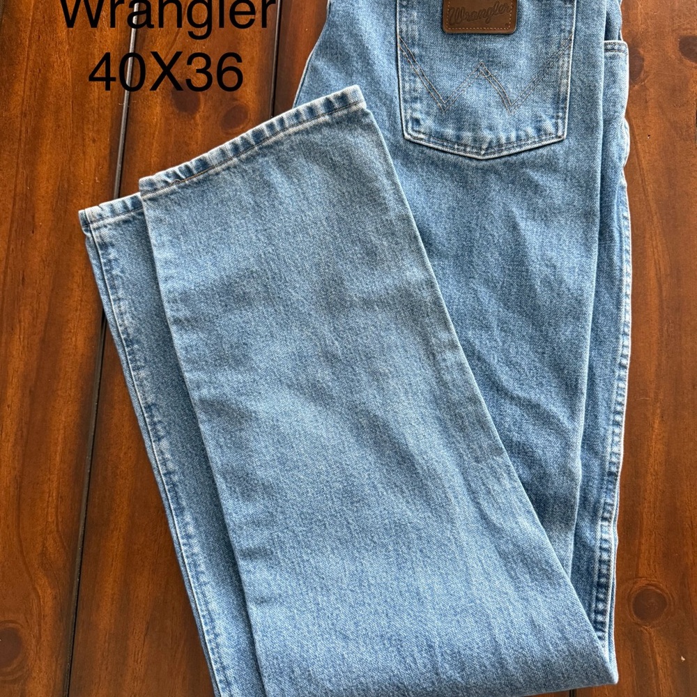 Wrangler Men's Light Blue Straight Jeans